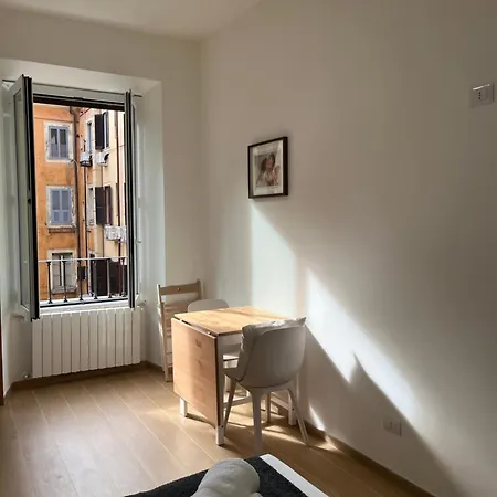 Flat 7 * Rome